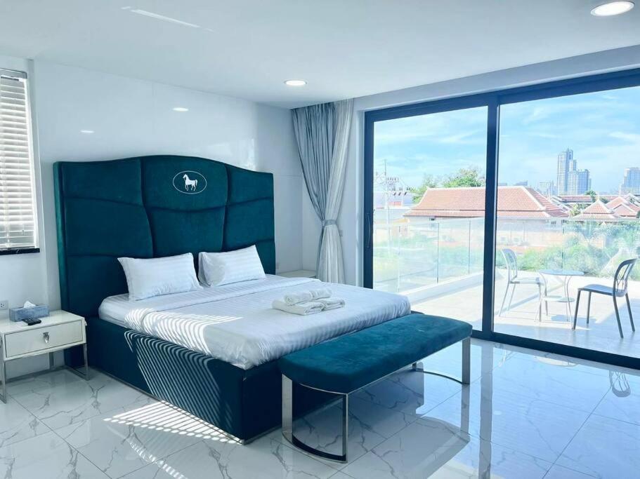 Tagvilla Palm Spring In 06 Bedroom
